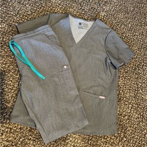 Figs Gray Scrub Set with Teal Accent